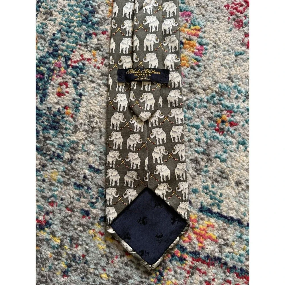 Brooks Brothers Tie Elephant Golf Clubs 100% Silk Necktie Made In USA Preppy‎